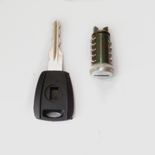 fia left door lock